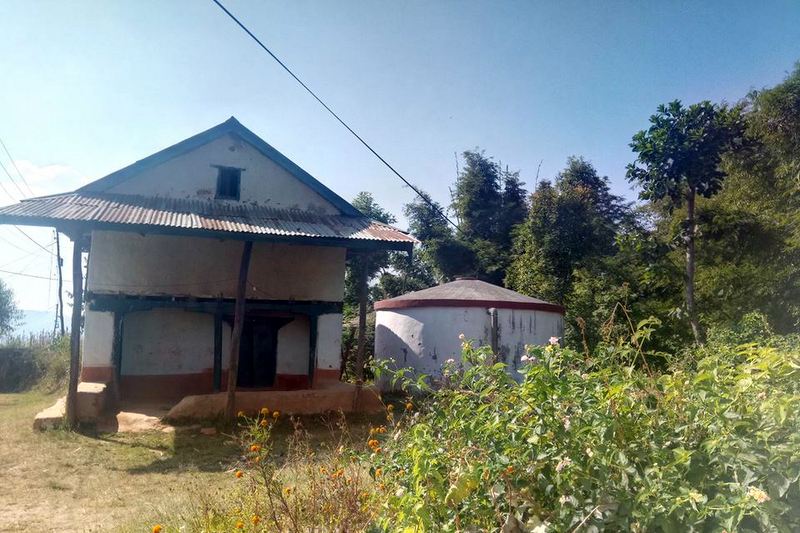 घर छन् तर मान्छे छैनन् एउटै वडाका १६० घर रित्तो