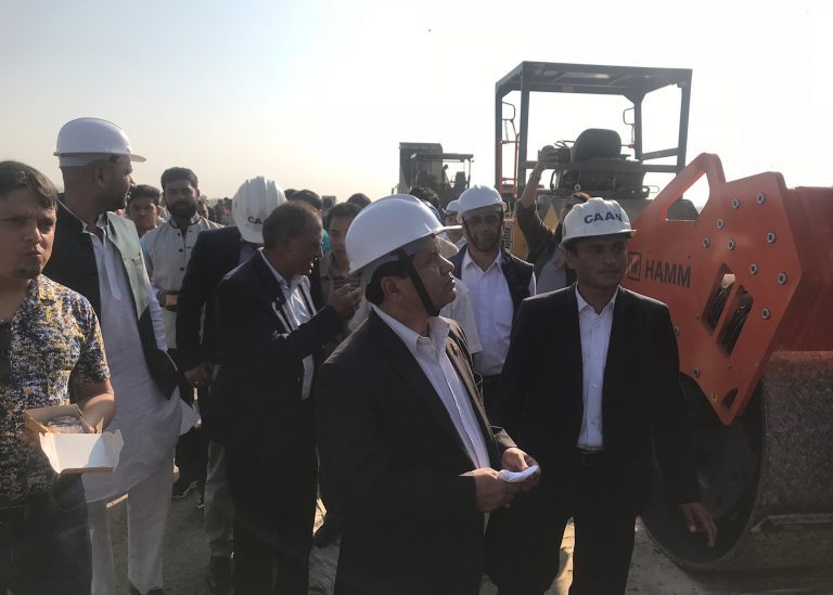 गौतमबुद्ध अन्तराष्ट्र्रिय विमानस्थलको ‘रनवे’ कालोपत्रे सुरु