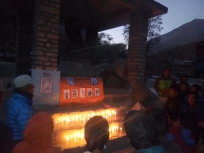 जीप दुर्घटनामा मृतक प्रति सदरमुकाम दुनैमा सामुहिक श्रदान्जली शोक सभा,घटनाको छानविनको लागि