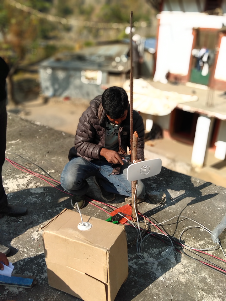 फोनले काम नगर्ने गाउँ , गाउँमा ईन्टरनेट