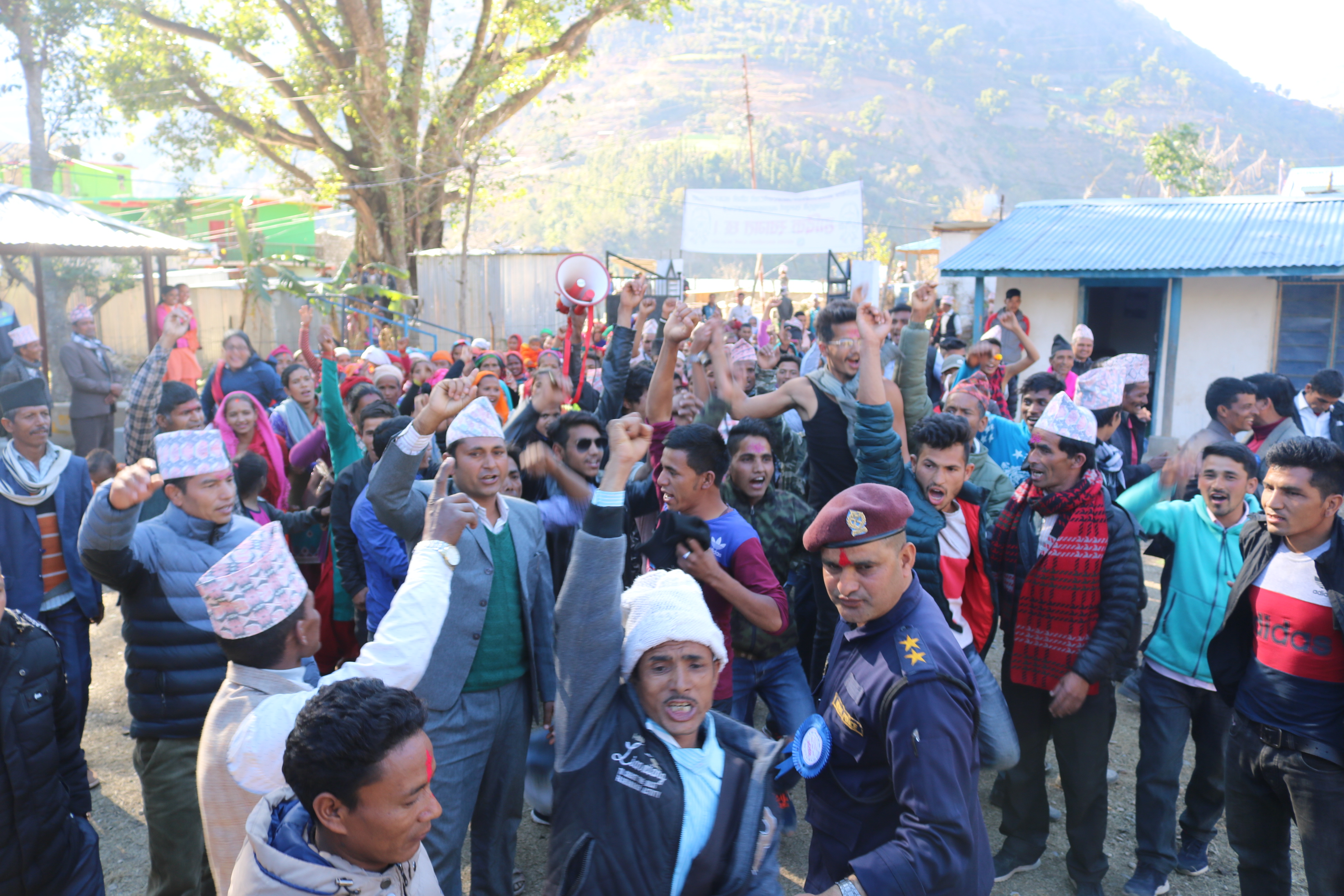 सरकारी भवन र जग्गामा वडा कार्यालय स्थापना गर्न माग गदै आन्दोलन सुरु