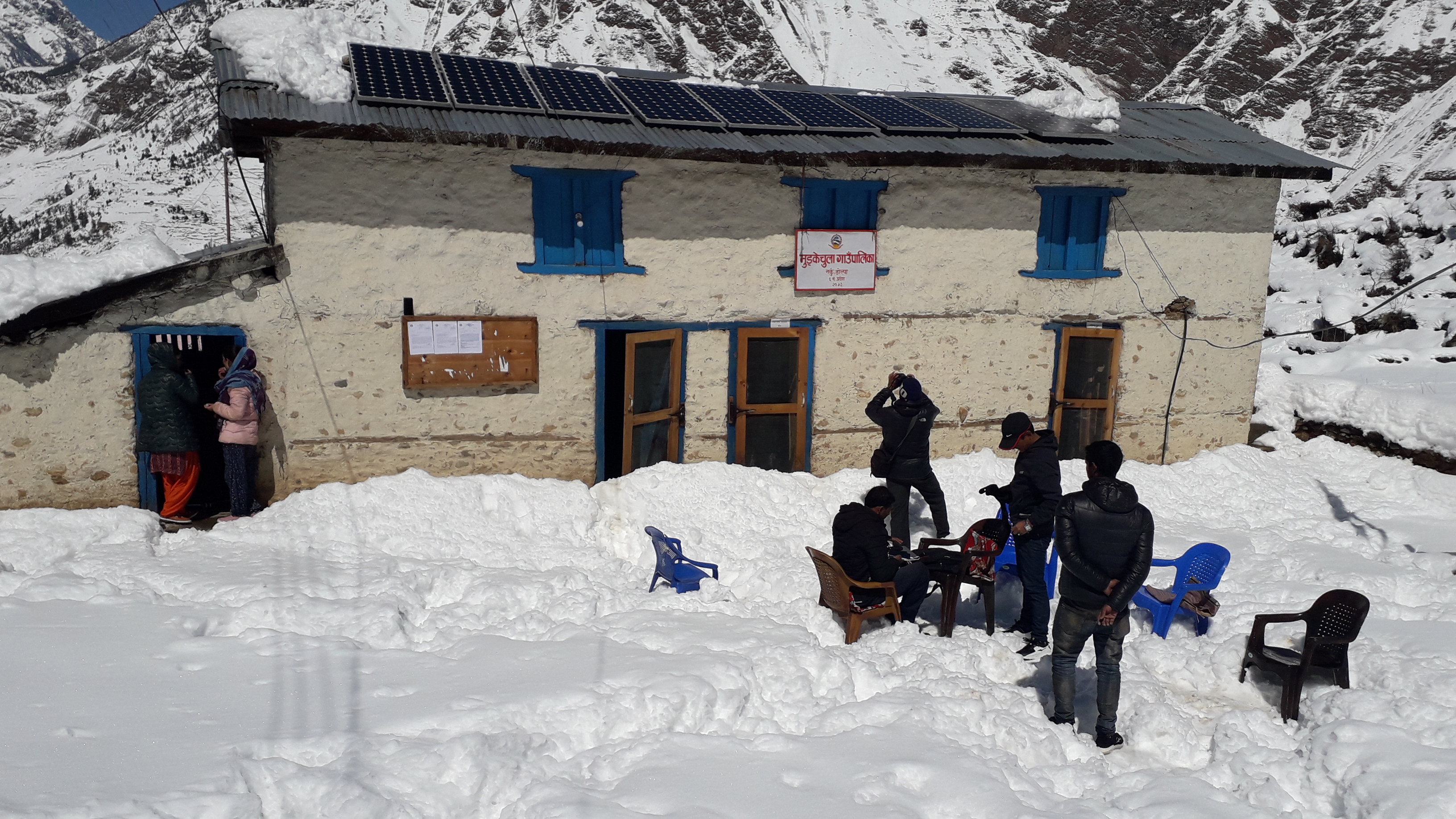 कर्मचारी कार्यालयमा नजाँदा सेवा प्रवाहमा समस्य