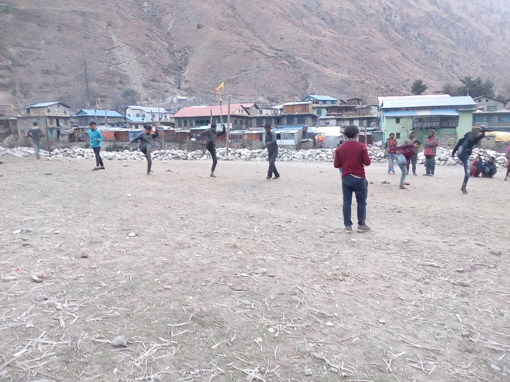 गौतमको पहलमा निशुल्क तेकाण्डो खेल सिक्दै डोल्पाली यूवाहरु