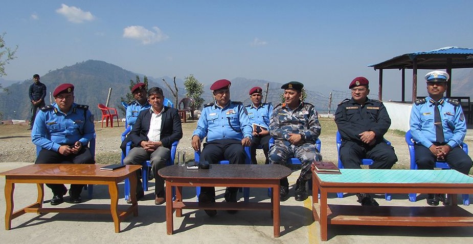 सुरक्षा अधिकारीको कर्णाली फन्को ः सुरक्षा अवस्थाको नाडी छाम्दै