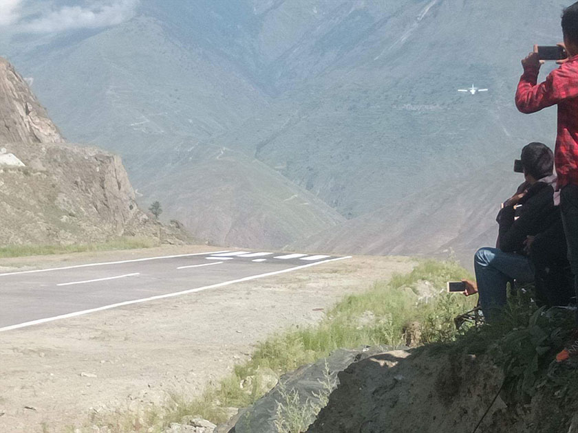 कर्णालीको पीडा ः विमान नहुँदा यात्रु अलपत्र