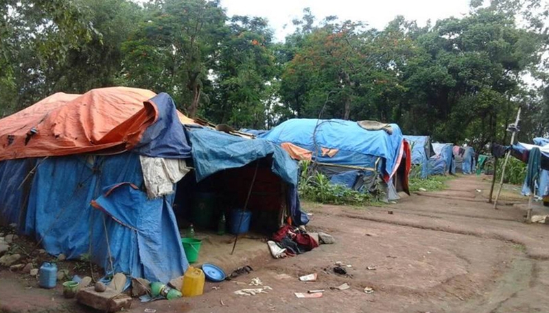 ४ वर्षअघिका बाढीपीडितलाई राहत बाँड्दै कर्णाली सरकार