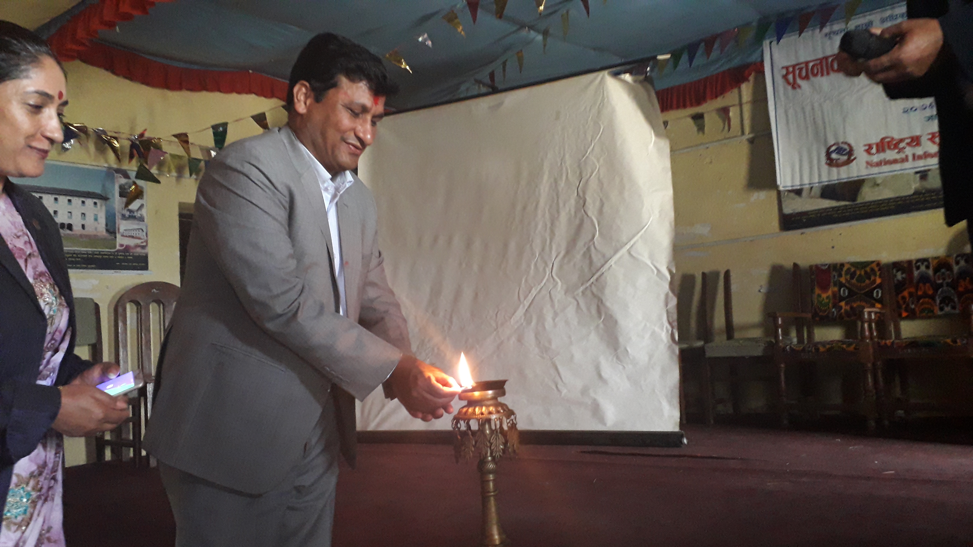 जिम्मेवारी भित्र रहेर काम गर्न मन्त्री बस्नेतको निर्देशन