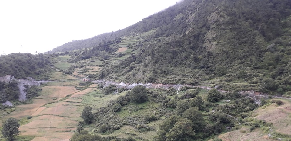 रिर्जवमा जीप चल्दा यात्रुहरु हैरान