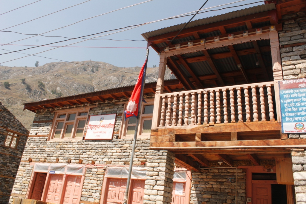 सेवाग्रही सँग किन शासकीय शैली प्रयोग गर्छन् स्थानीय सरकारका प्रतिनिधी