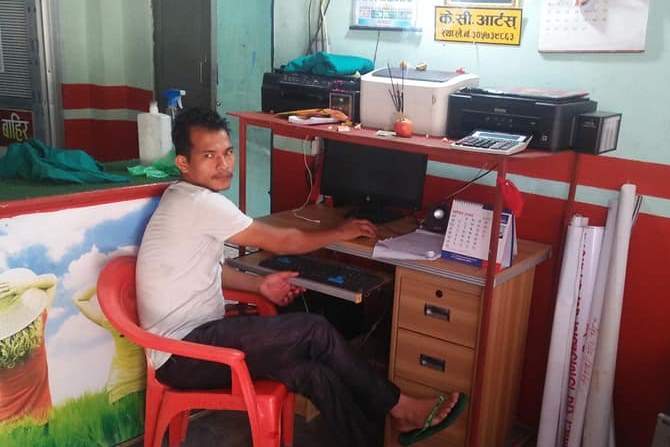विप्लव समुहको ब्यानर छाप्ने व्यक्ति नै कारबाहीमा