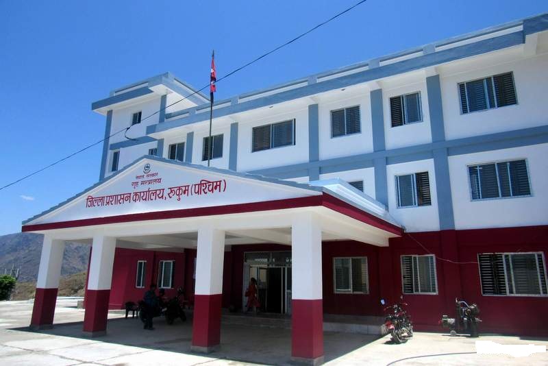 रुकुम प्रशासनको छड्के अनुगमन : १५ कर्मचारीलाई स्पष्टीकरण