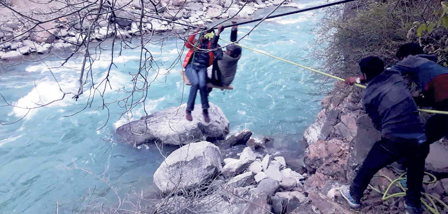 तुइन चढेर कार्यालय जान्छन् जनप्रतिनिधि