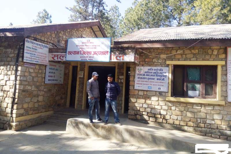 एकजना डाक्टरको भरमा जिल्ला अस्पताल