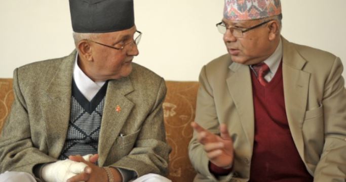 बालुवाटारमा त्यो चार घण्टा :केपी ओली बोलिरहे, माधव नेपाल सुनिरहे
