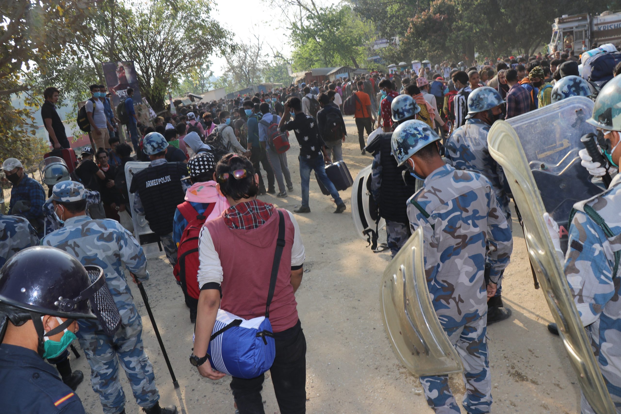 भारतमा २१ सय नेपाली र नेपालमा १२ सय भारतीय सीमा नाकामा