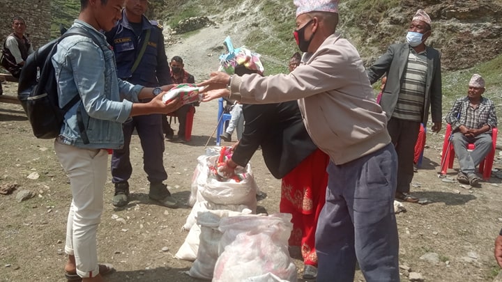 नेता सिंहको पहलमा २ सय २५ जनालाई राहत