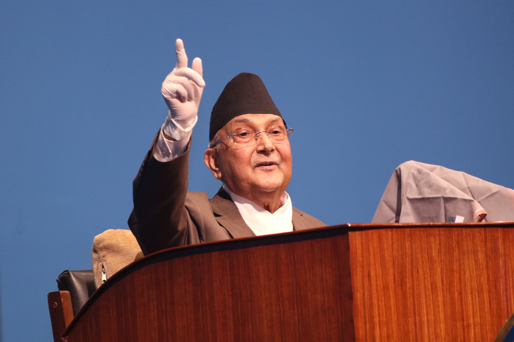 मान्छे ल्याउने सेन्टिमेन्टमा देशै सोत्तर बनाउने गरी विदेशबाट ह्वारह्वारी नागरिक ल्याउँदैनौँ ः प्रधानमन्त्री