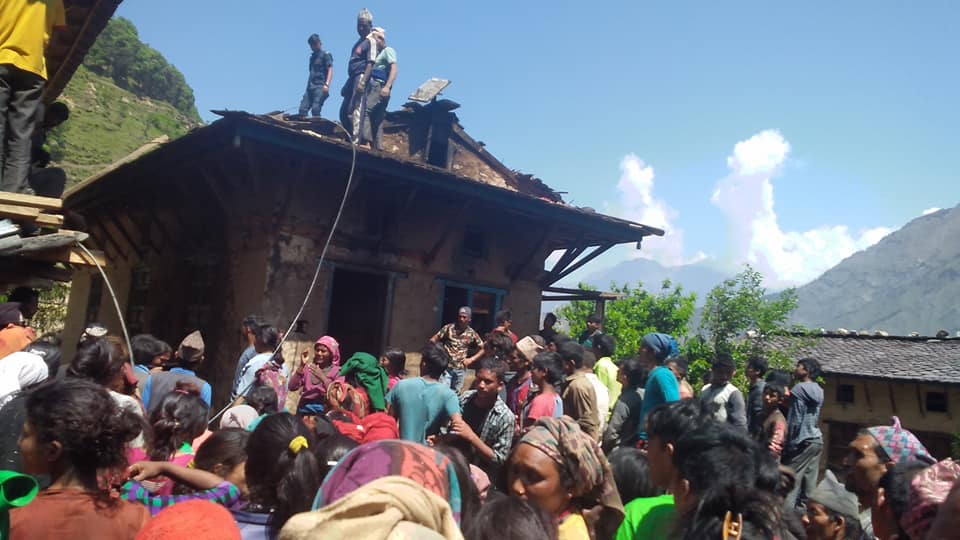 खदीमा आगलागी हुँदा श्रीमतीको मृत्यु, श्रीमान घाइते