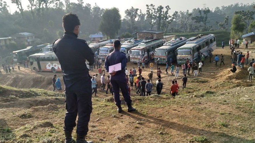 कर्णालीमा भारतबाट फर्किनेको लस्कर, परीक्षण किट सकिए १० दिनमा फर्किए ४ हजार ३३६ जना