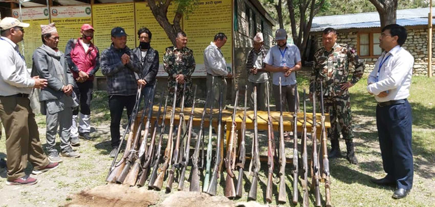 शे–फोक्सुन्डो निकुञ्जद्धारा बीस थान बन्दुक सहित घोरलको छाला बरामत