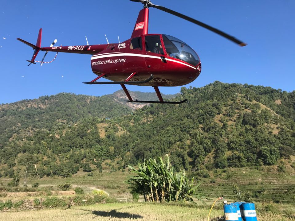 एयरलिफ्टिङ गरेर १० जिल्लामा चिकित्सक पठाउँदै कर्णाली सरकार