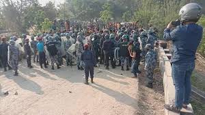 सीमाका नेपाली भन्छन् ः ‘खानापानी पाएका छैनौँ’