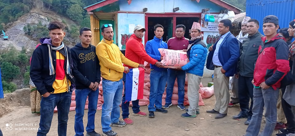तरुणदलद्धारा  बाढी पीडितलाई खाद्यान्न सहयोग
