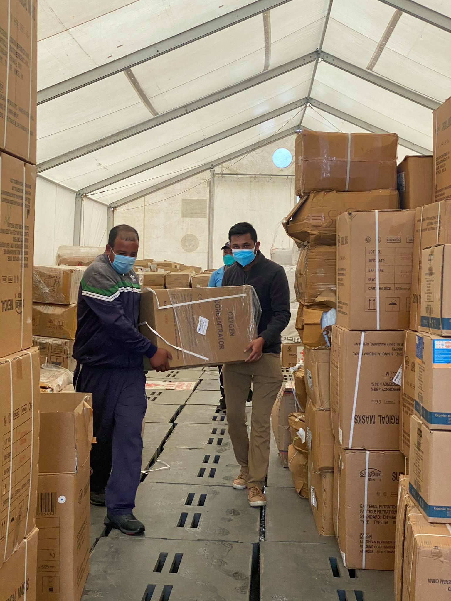 पूर्व गृहमन्त्री शक्ति बस्नेतले पठाए अक्सिजन दिने दुइ मेसिन सहित भारी स्वास्थ्य सामग्री