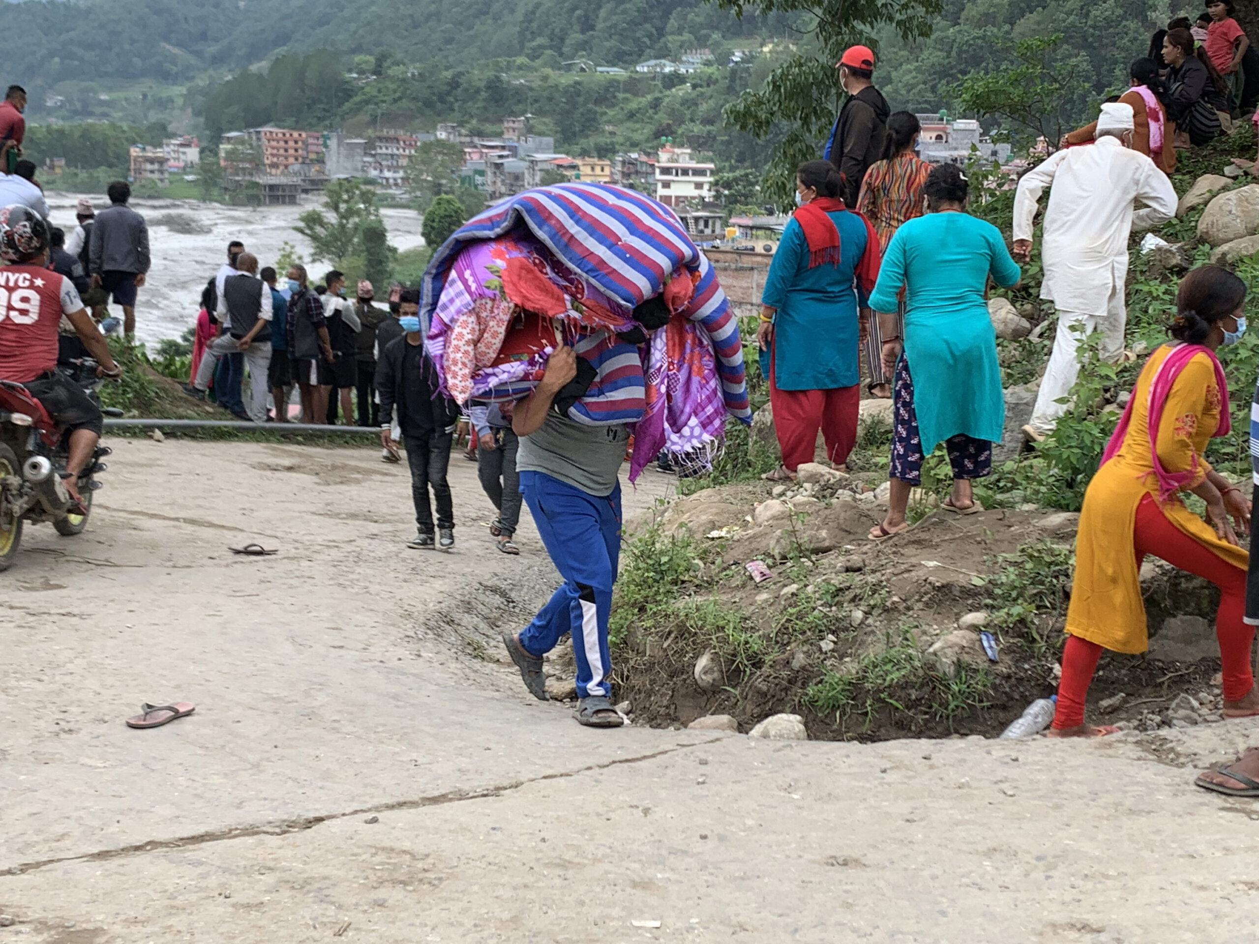 बाढीको बितण्डा ( फोटो फिचर)