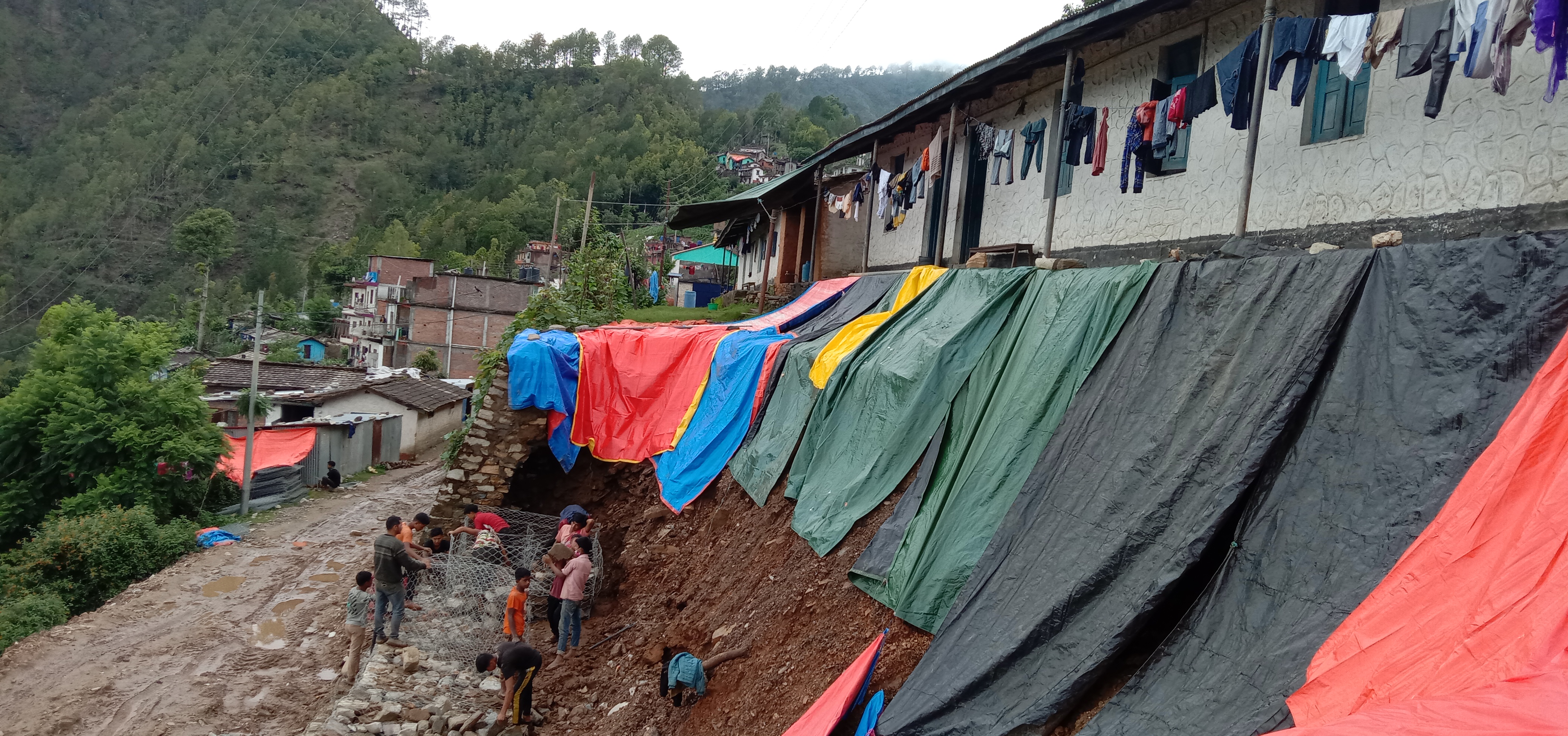 नागरिकको सुरक्षामा सक्रिय प्रहरी नै असुरक्षित