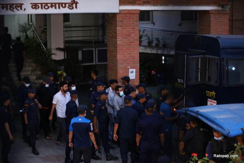 बालकृष्ण, टोपबहादुर लगायतका नेताहरू कैदी कि बन्दी ?