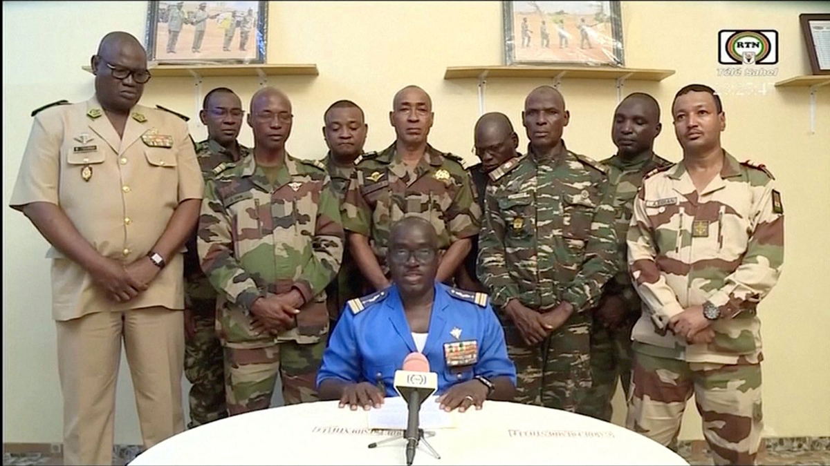 अफ्रिकी मुलुक नाइजरमा सैन्य कू, राष्ट्रपति नियन्त्रणमा