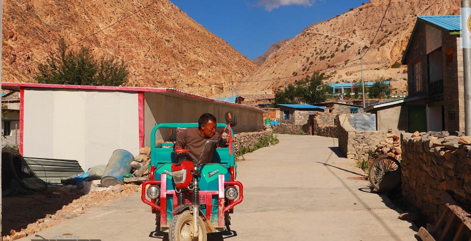 रिक्साबाट मासिक तीन लाखसम्म आम्दानी