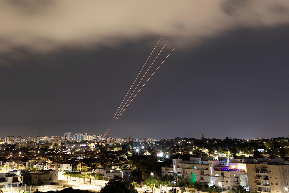 इजरायलमाथि इरानको ड्रोन आक्रमण
