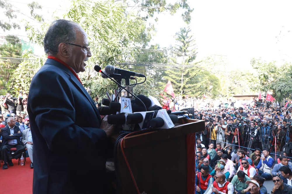 अलि बिग्रियौं, अब सच्चिन चाहन्छौं ः दाहाल