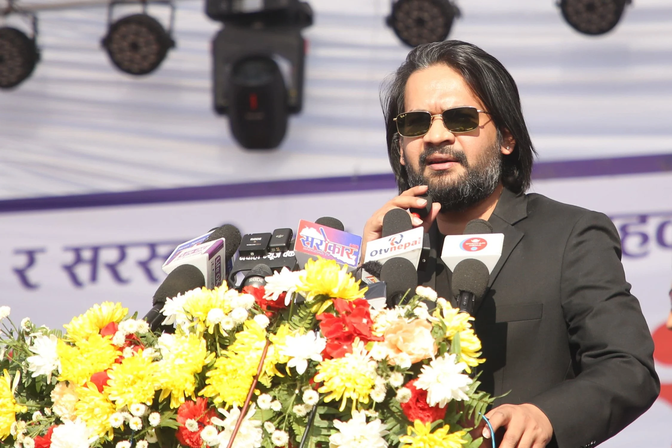 दुई तिहाइको सरकार छ र पनि केही गरेकै छैन ः बालेन शाह